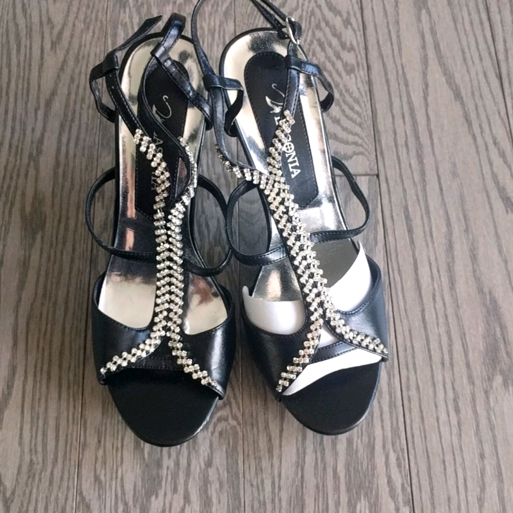 Beautiful sandals by lasonia🍀🍀🌹